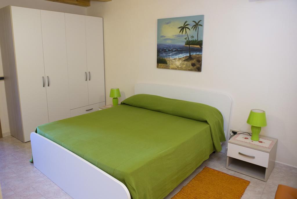 Casa Vacanze Calafarina Pachino Habitación foto